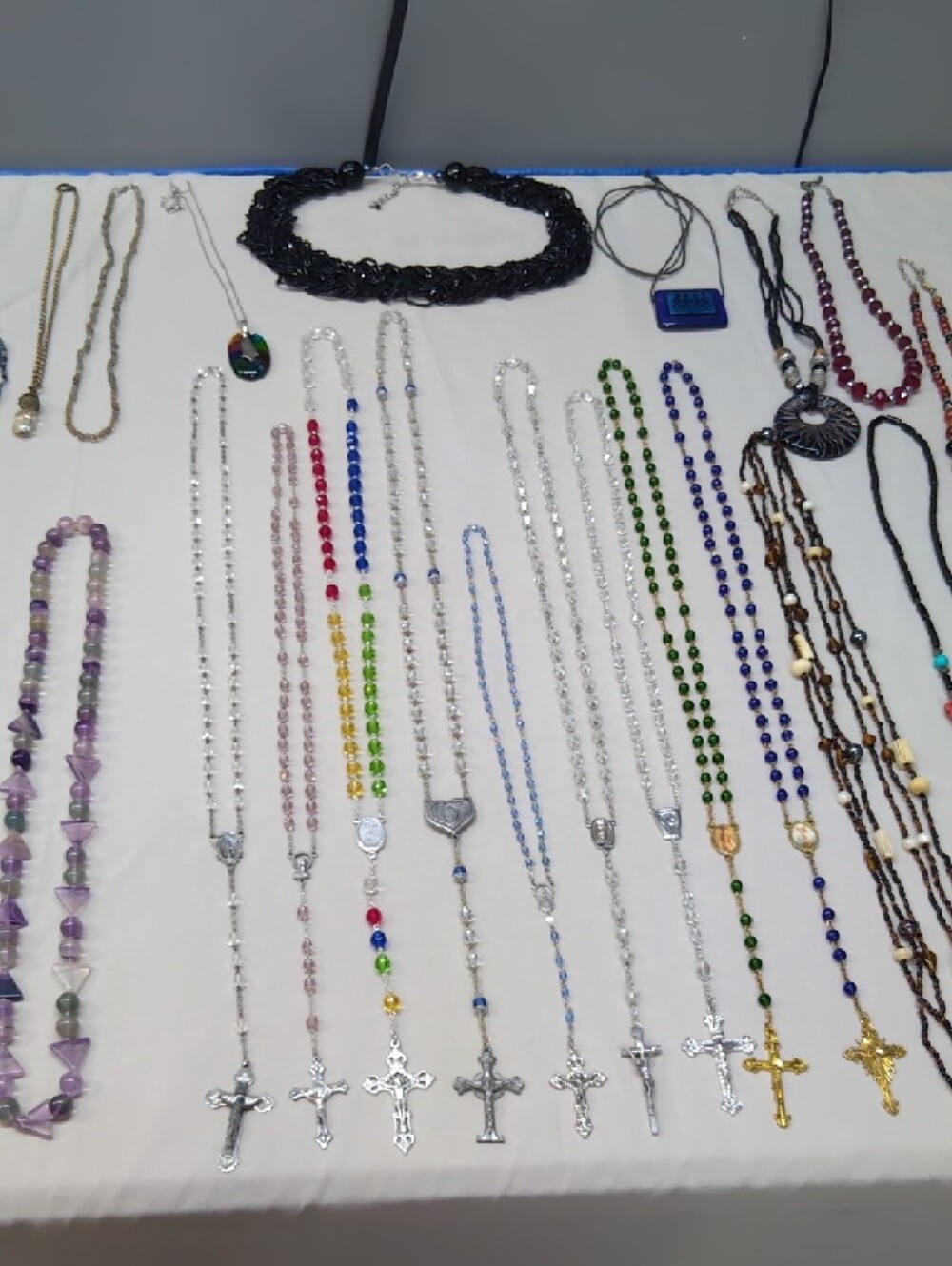 Preview For 6-2-26 16lb Glass Lot - Picture 12 of 17